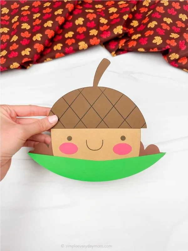 Little acorn craft for kids with free template to download and enjoy
