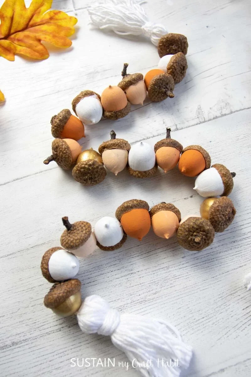 How to Make an Acorn Garland